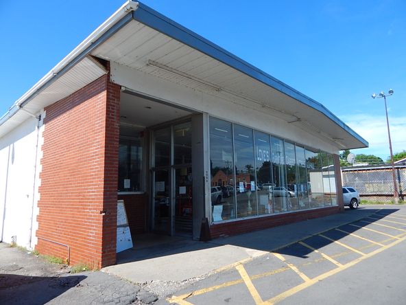 6006 New Hartford St, Wolcott, NY 14590